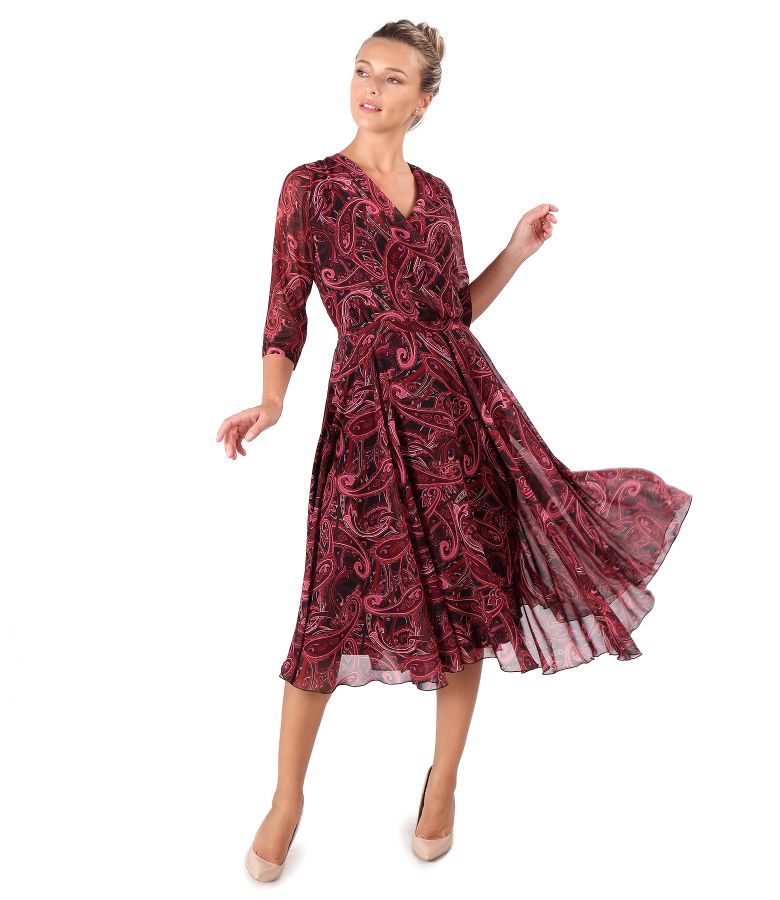 Elegant veil dress printed with paisley motifs