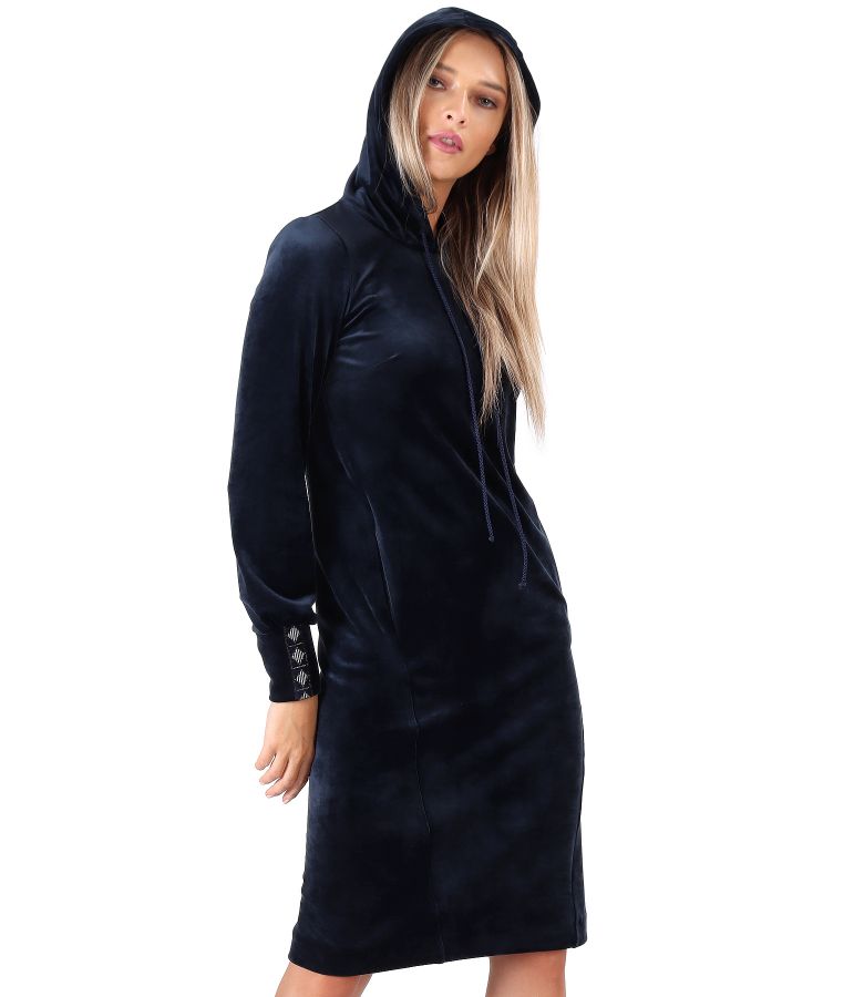 Velvet dress with hood and trimmings on the cuffs