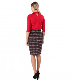 Office outfit with loop skirt and elastic jersey blouse with collar