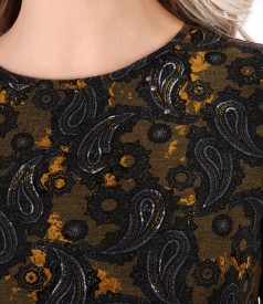 Blouse made of thick elastic jersey printed with paisley motifs