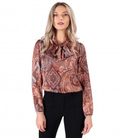 Elegant blouse made of printed satin with paisley motifs