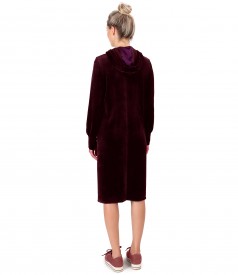 Hooded velvet dress with elastic lining on the cuffs