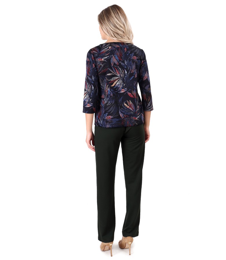Casual pants made of thick elastic jersey with blouse made of jersey printed with floral motifs