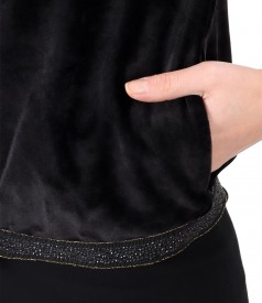 Elastic velvet sweatshirt with elastic finish with crystals