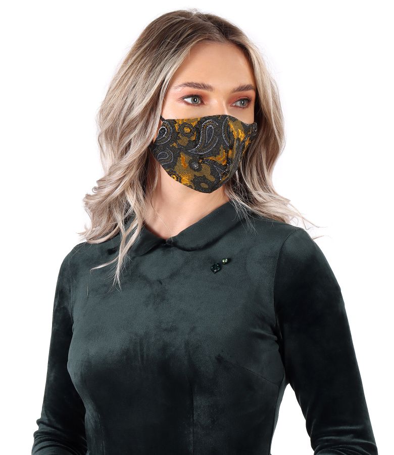 Reusable mask made of elastic jersey embroidered in relief with velvet