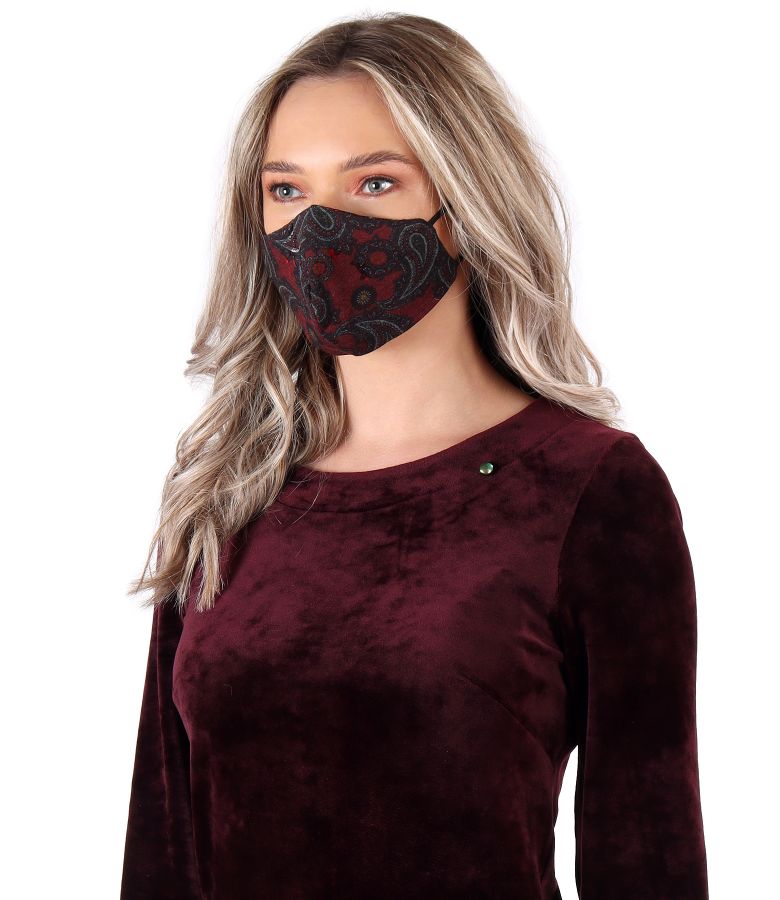 Reusable mask made of elastic jersey embroidered in relief with velvet