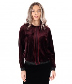 Elastic velvet sweatshirt with elastic finish with crystals