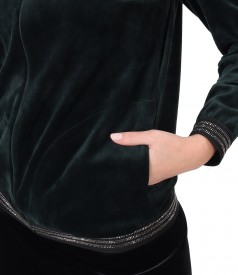 Sweatshirt without hood made of elastic velvet