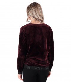 Sweatshirt without hood made of elastic velvet