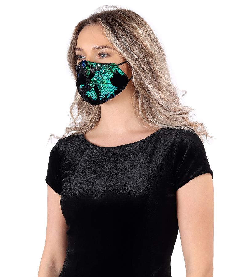 Reusable mask with reversible sequins