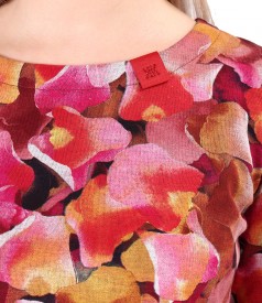 Blouse made of thick elastic jersey printed with floral motifs