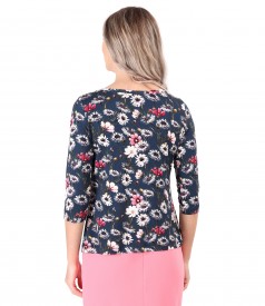 Elastic jersey blouse printed with floral motifs