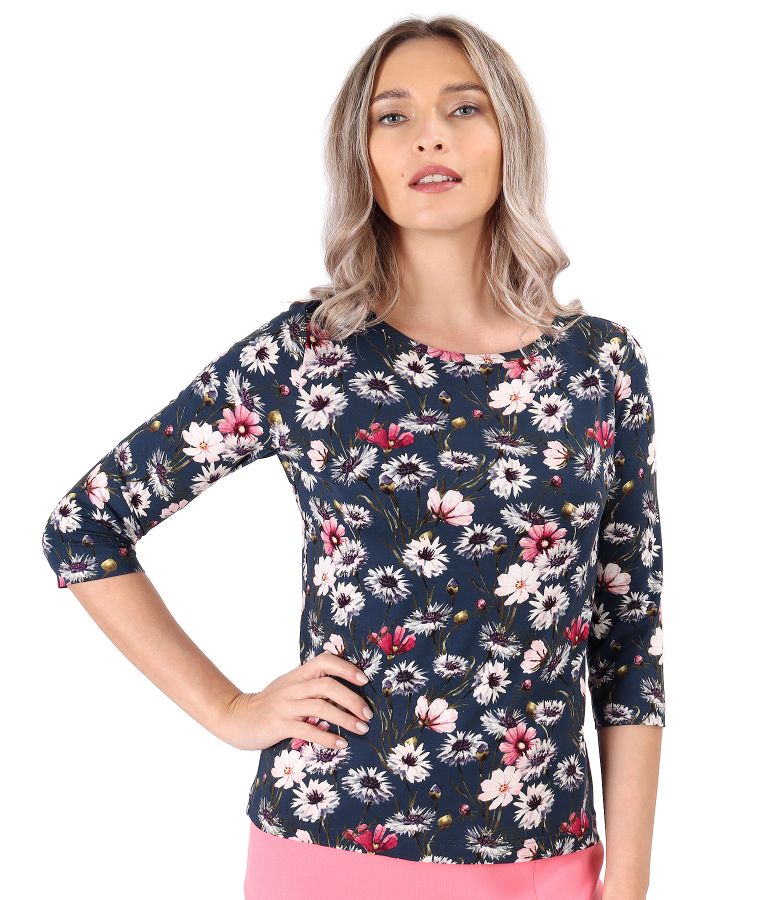 Elastic jersey blouse printed with floral motifs