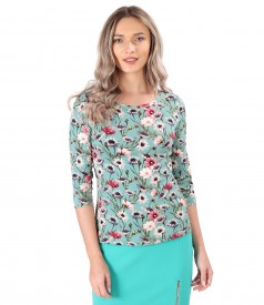 Elastic jersey blouse printed with floral motifs