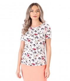 Elastic jersey blouse printed with floral motifs