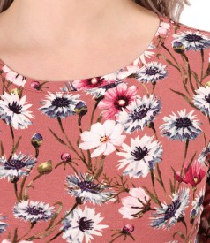 Elastic jersey blouse printed with floral motifs