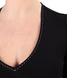 Blouse made of thin elastic jersey with V decolletage