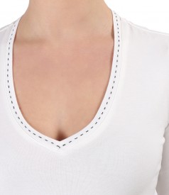 Blouse made of thin elastic jersey with V decolletage