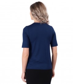 Blouse made of thin elastic jersey with V decolletage