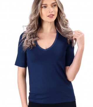 Blouse made of thin elastic jersey with V decolletage