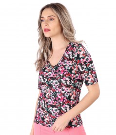 Blouse made of thin elastic jersey printed with floral motifs