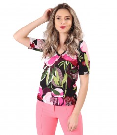 Blouse made of thin elastic jersey printed with floral motifs