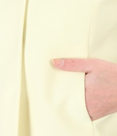 Elegant jacket with peplum cuffs