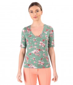 Blouse made of elastic jersey printed with floral motifs