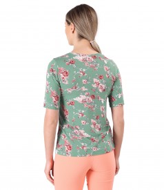 Blouse made of elastic jersey printed with floral motifs