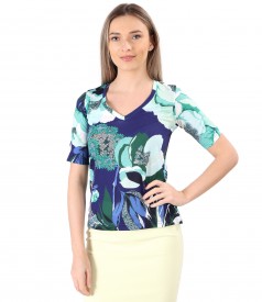 Blouse made of elastic jersey printed with floral motifs