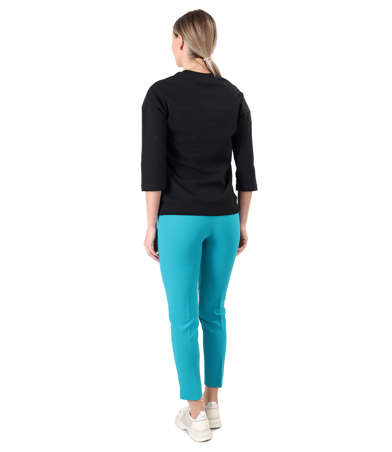 Smart/casual outfit with pants and sweatshirt