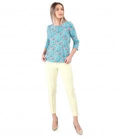 Elegant outfit with ankle pants and elastic cotton blouse