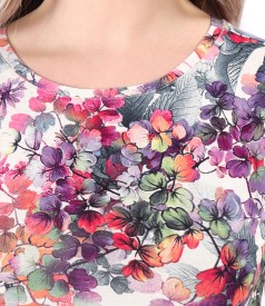 Blouse made of elastic viscose jersey and linen