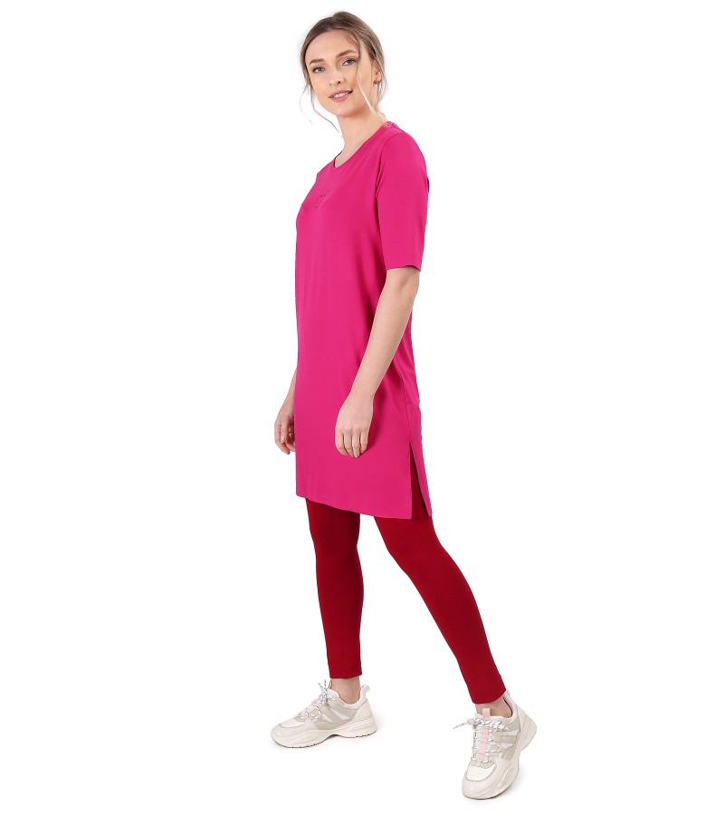 Casual outfit with elastic jersey dress and leggings