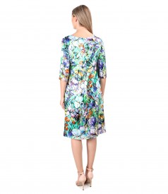 Casual satin dress with floral motifs