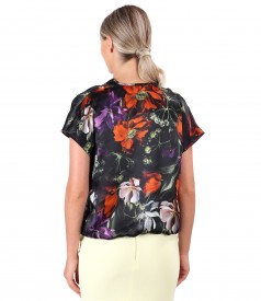 Casual blouse made of natural silk printed with floral motifs