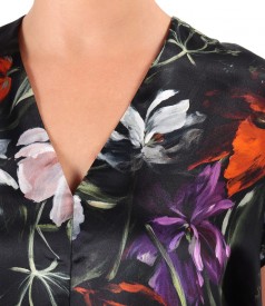 Casual blouse made of natural silk printed with floral motifs