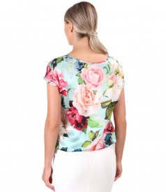 Casual blouse made of natural silk printed with floral motifs