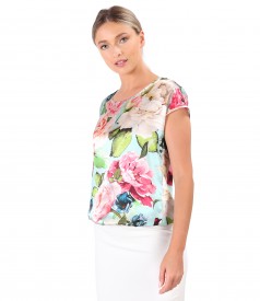 Casual blouse made of natural silk printed with floral motifs