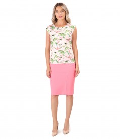 Office outfit with elastic jersey blouse printed with flowers and zippered skirt on the front