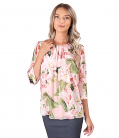 Casual veil blouse with pleats at the decolletage