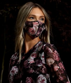 Reusable veil mask printed with floral motifs
