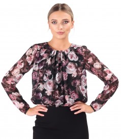 Casual veil blouse with pleats at the decolletage