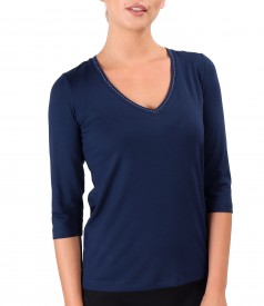 Blouse made of thin elastic jersey with V decolletage