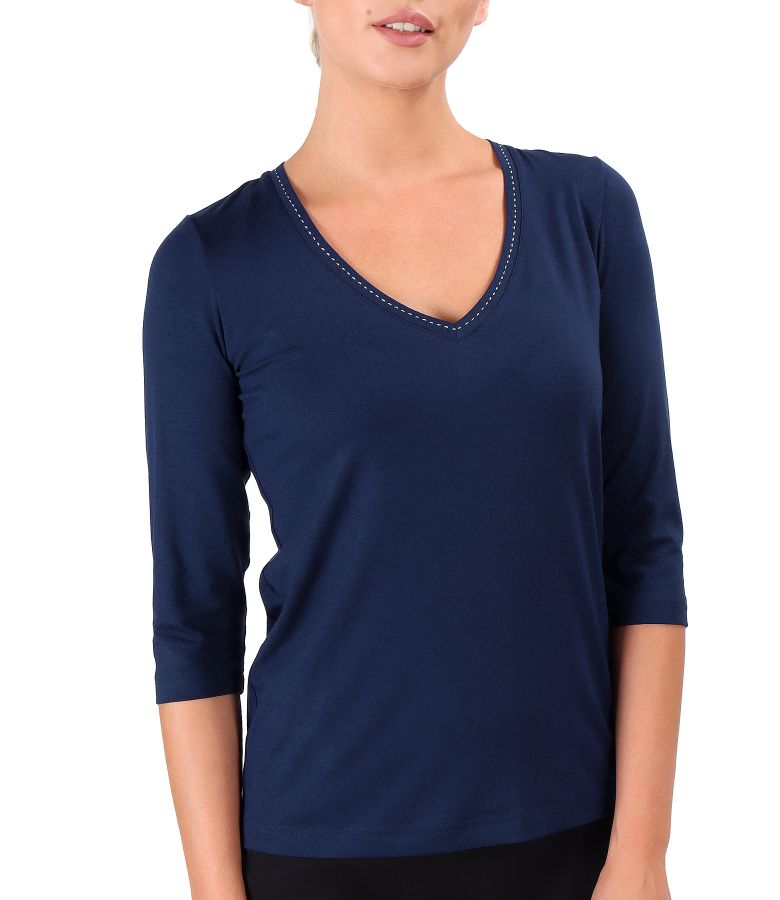 Blouse made of thin elastic jersey with V decolletage