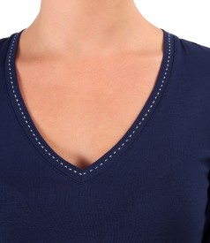 Blouse made of thin elastic jersey with V decolletage