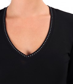 Blouse made of thin elastic jersey with V decolletage