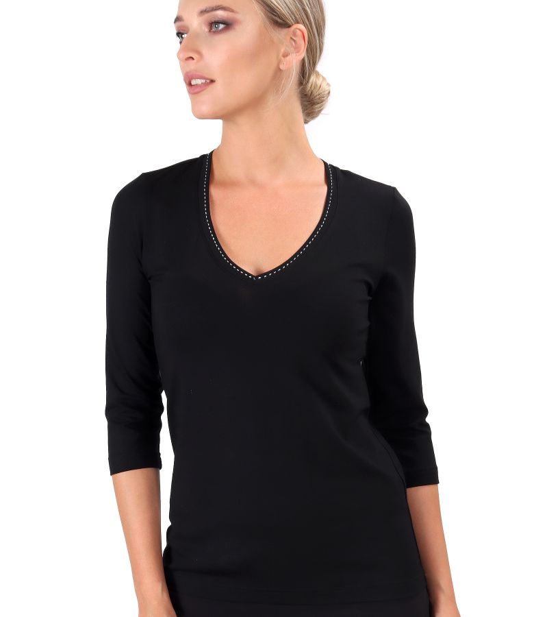 Blouse made of thin elastic jersey with V decolletage