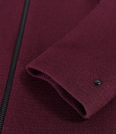 Elegant jacket with front zipper
