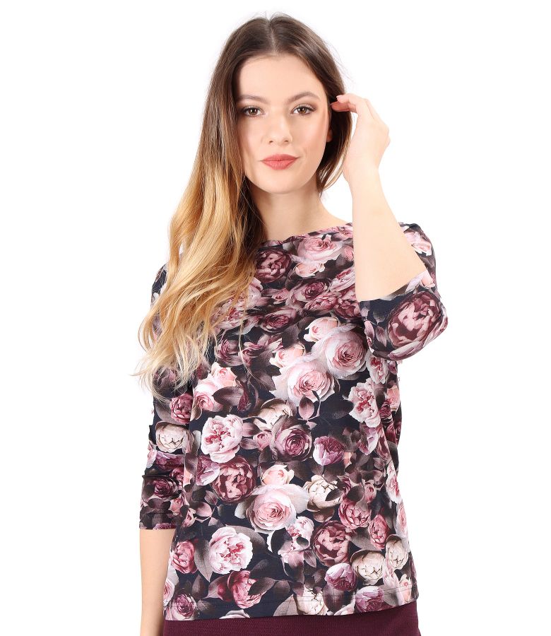 Elastic jersey blouse printed with floral motifs